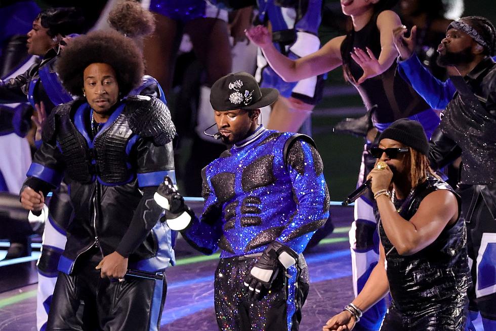 Usher Performs 'Yeah!' with Lil Jon and Ludacris at Super Bowl