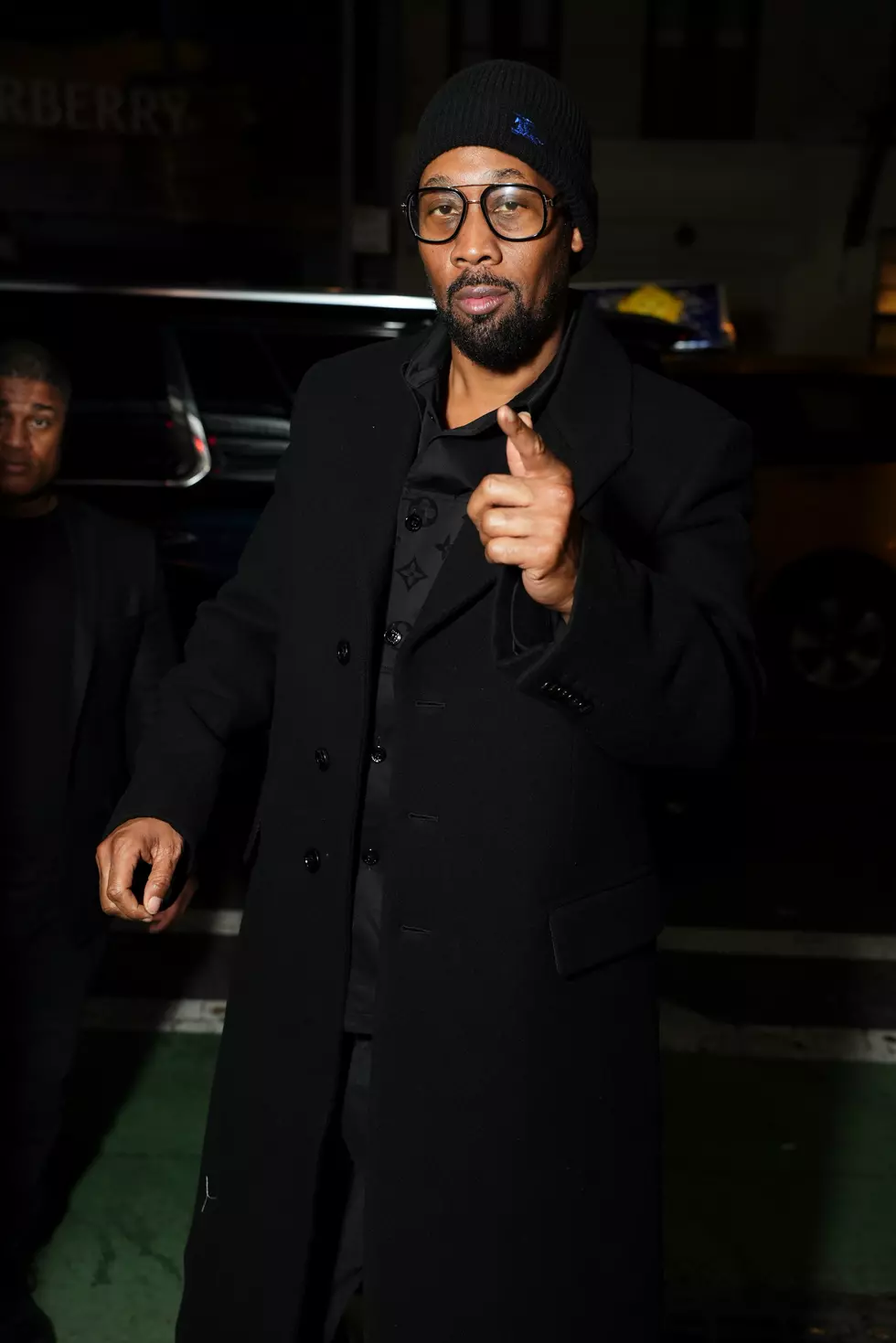 RZA asiste a la celebración por parte de Burberry del evento inaugural de Knight Bar el 9 de noviembre de 2023 en la ciudad de Nueva York.