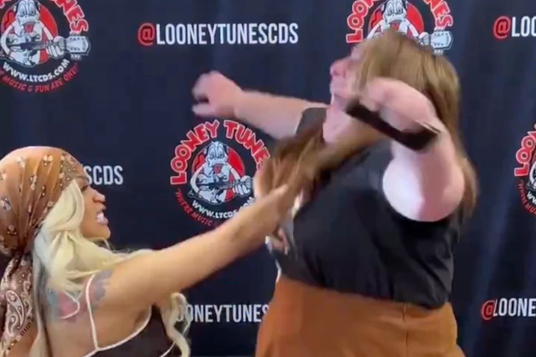 Cardi B’s Meet and Greets: Choking, Cosplay and All the Drama