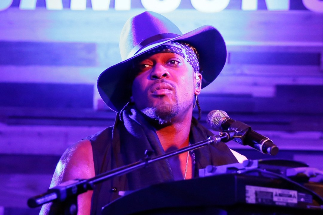 Hip-Hop Reacts to D'Angelo's Death After a Reported Battle Cancer