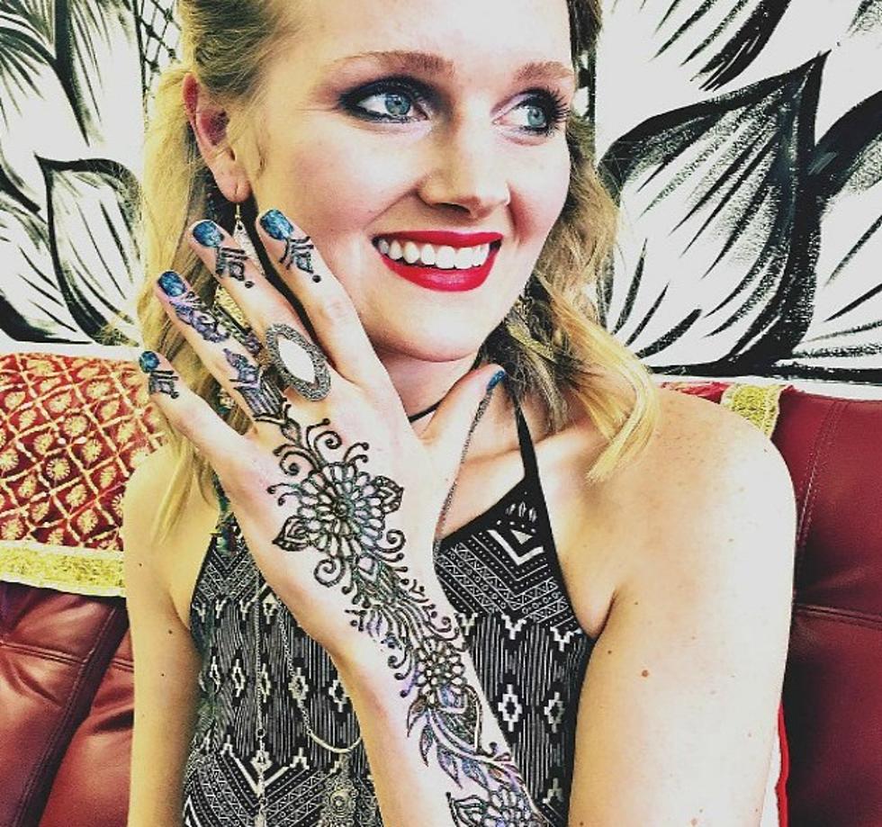 Don’t want to Commit to a Tattoo? Try a Beautiful Henna Tattoo in Portland! [INSTAGRAM]