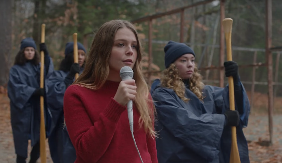 video: Maggie Rogers – Dog Years