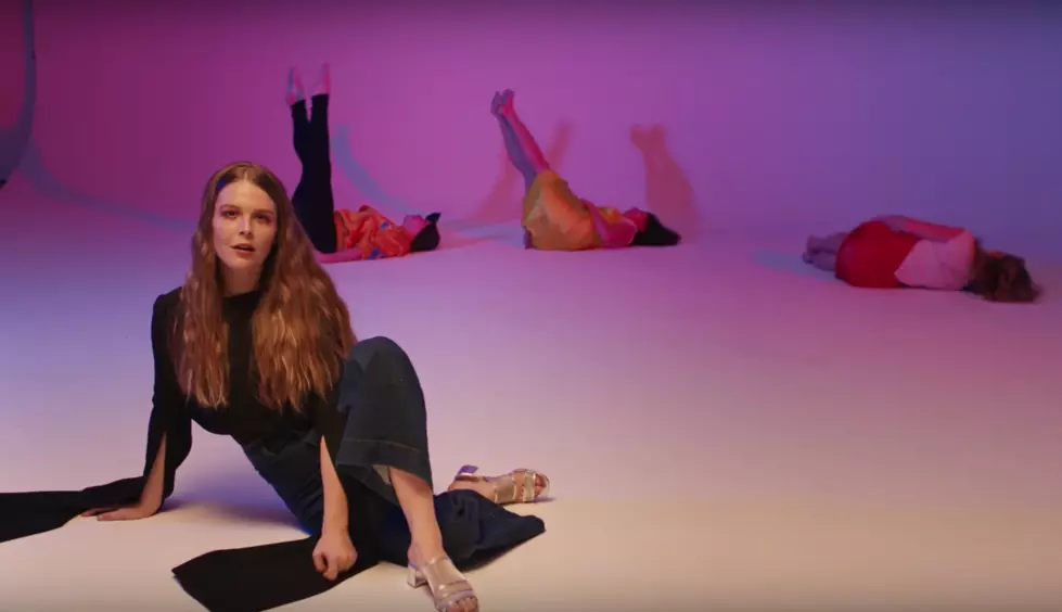 video: Maggie Rogers – On + Off