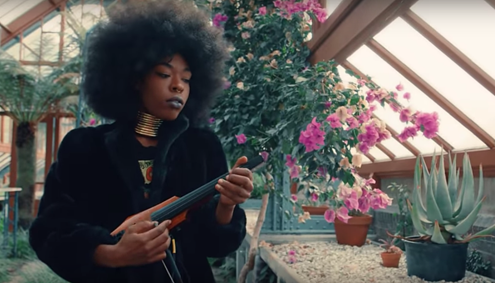 Sudan Archives plays “Come Meh Way” + “Wake Up” live in a greenhouse for La  Blogothèque