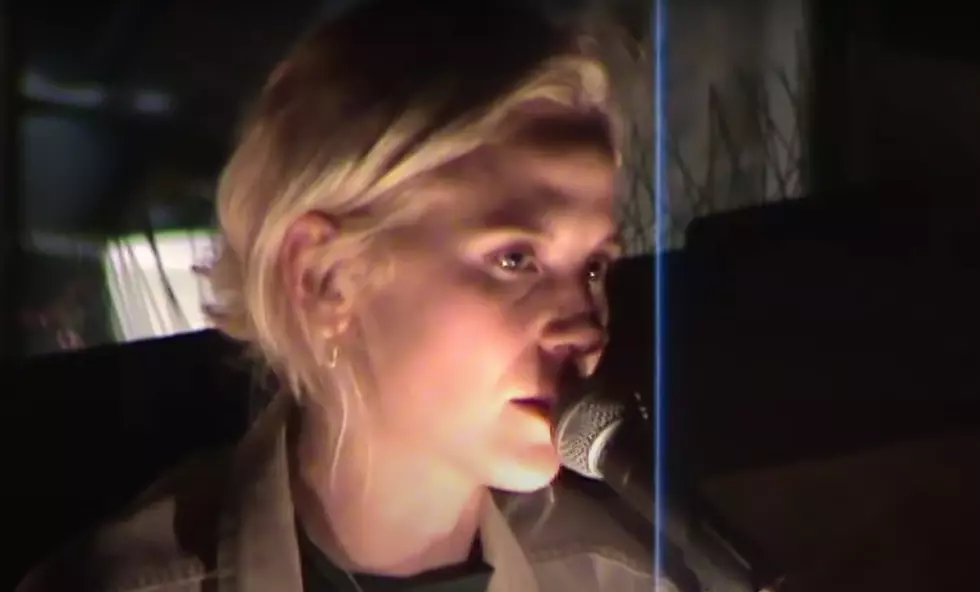 Helena Deland performs “Someone New” live on a Montreal rooftop