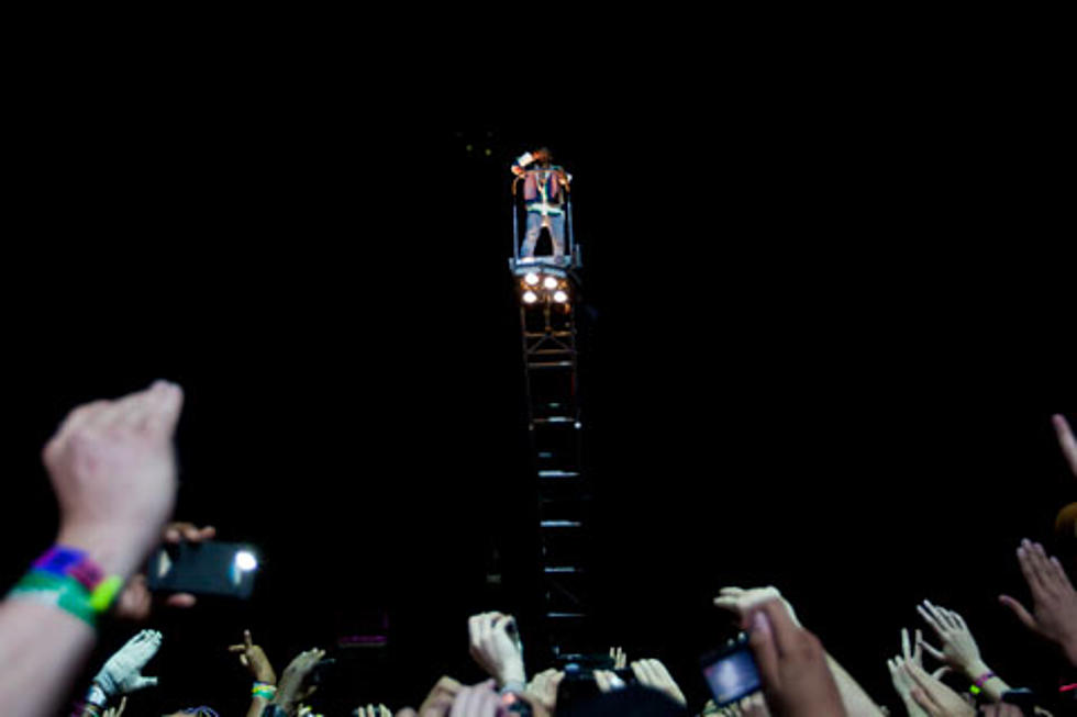 Kanye West closed out Coachella 2011 w/ help from Justin Vernon, dancers &#038; Pusha T (pics &#038; setlist)