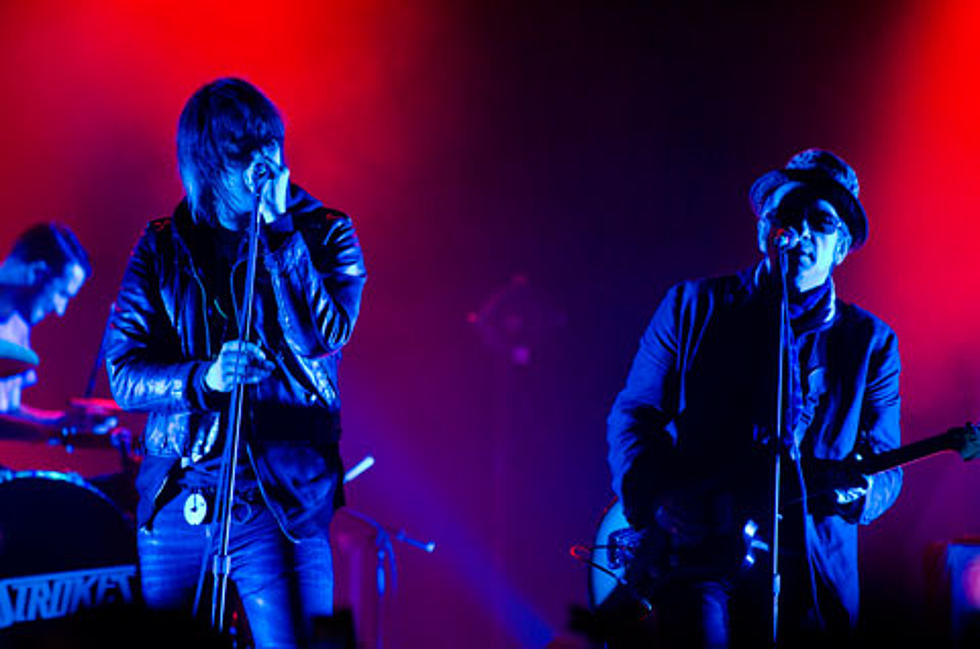 The Strokes played MSG w/ surprise guest Elvis Costello (and opener Devendra Banhart) &#8211; pics, videos &#038; setlist