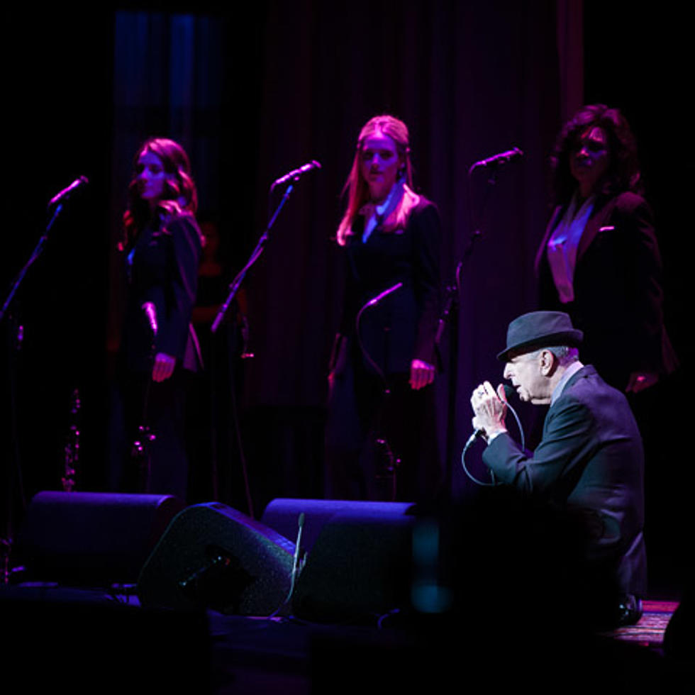 Leonard Cohen played two nights at Radio City Music Hall (night 1 pics &  review, setlists