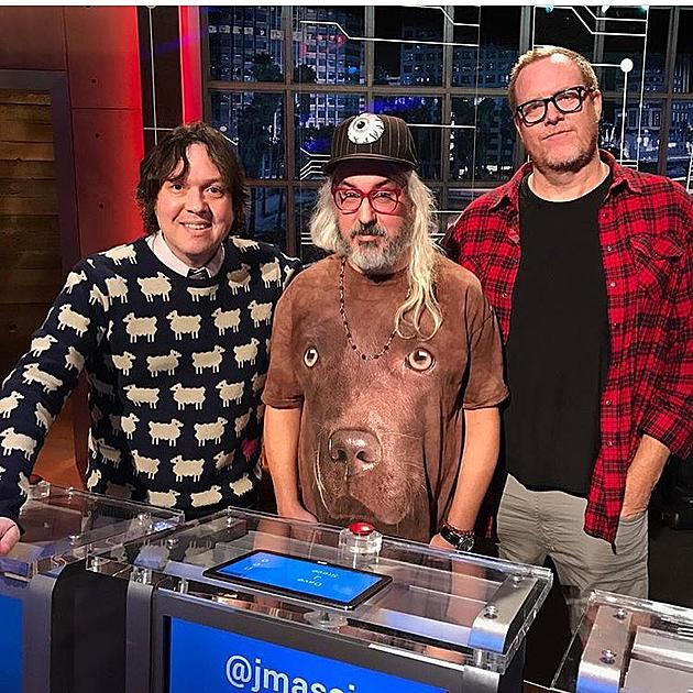 watch J Mascis crack jokes w/ Dave Hill &#038; more on Comedy Central&#8217;s &#8216;@Midnight&#8217;