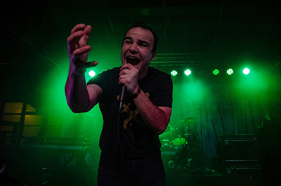 Future Islands played 7 new songs at House of Vans Chicago&#8217;s opening night (pics, video, setlist)