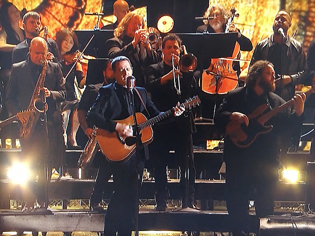 Sturgill Simpson performed with The Dap Kings horns in tribute to Sharon Jones on the Grammys (watch)