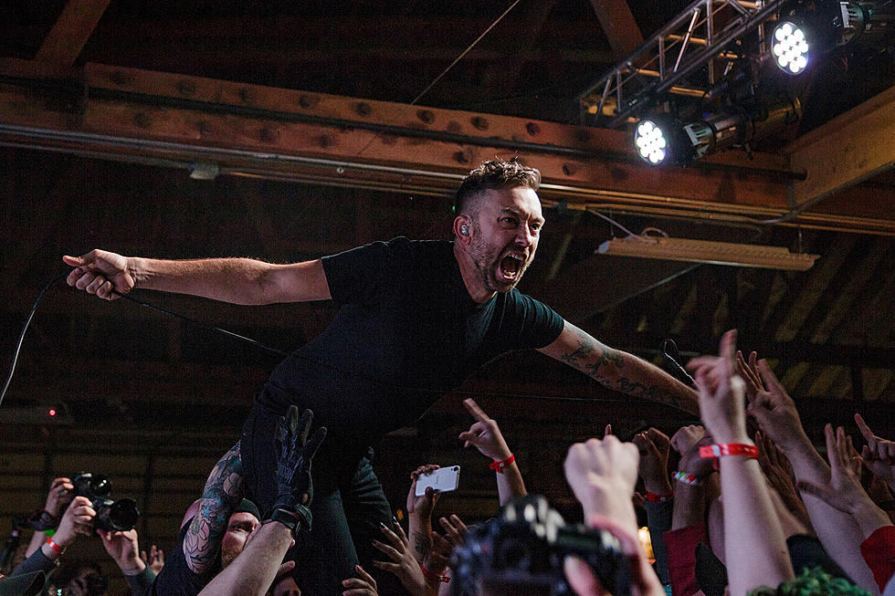 Rise Against debuted &#8216;Wolves&#8217; songs in Chicago (pics, setlist, videos)