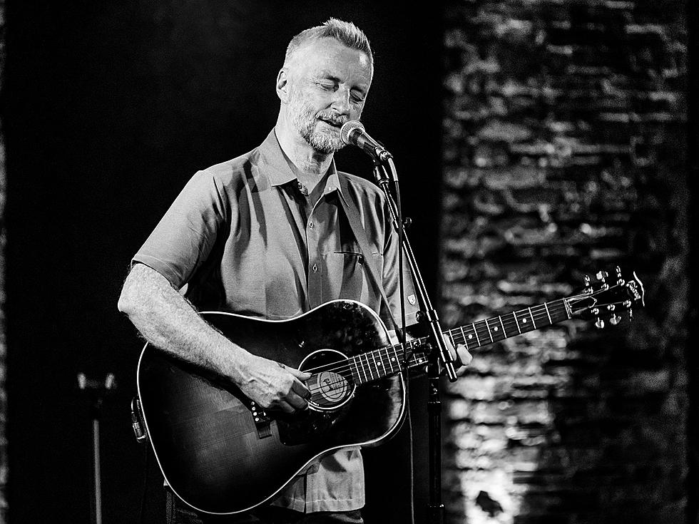 Billy Bragg announces North American tour with Alice Phoebe Lou