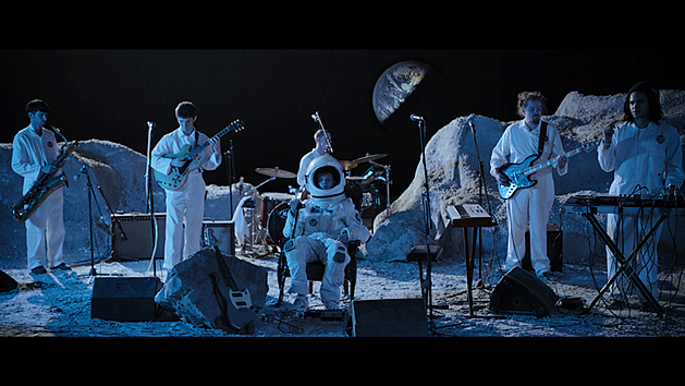 King Krule performs &#8220;Live On The Moon&#8221; in new video