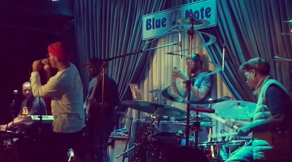 Robert Glasper joined by Anderson Paak &#038; Lupe Fiasco at Blue Note residency (watch)