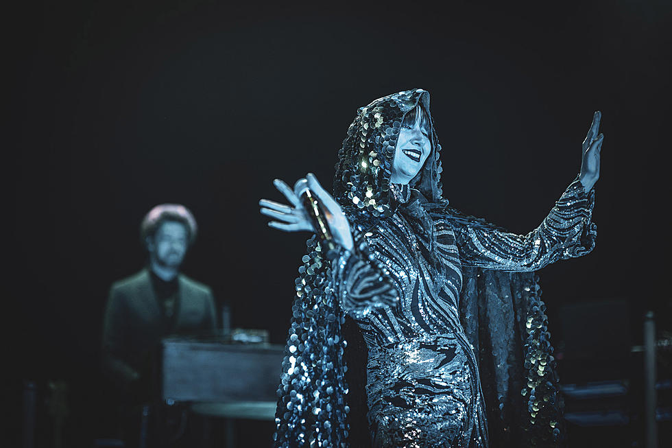 Karen O &#038; Danger Mouse brought &#8216;Lux Prima&#8217; to life at Kings Theatre (pics, video)