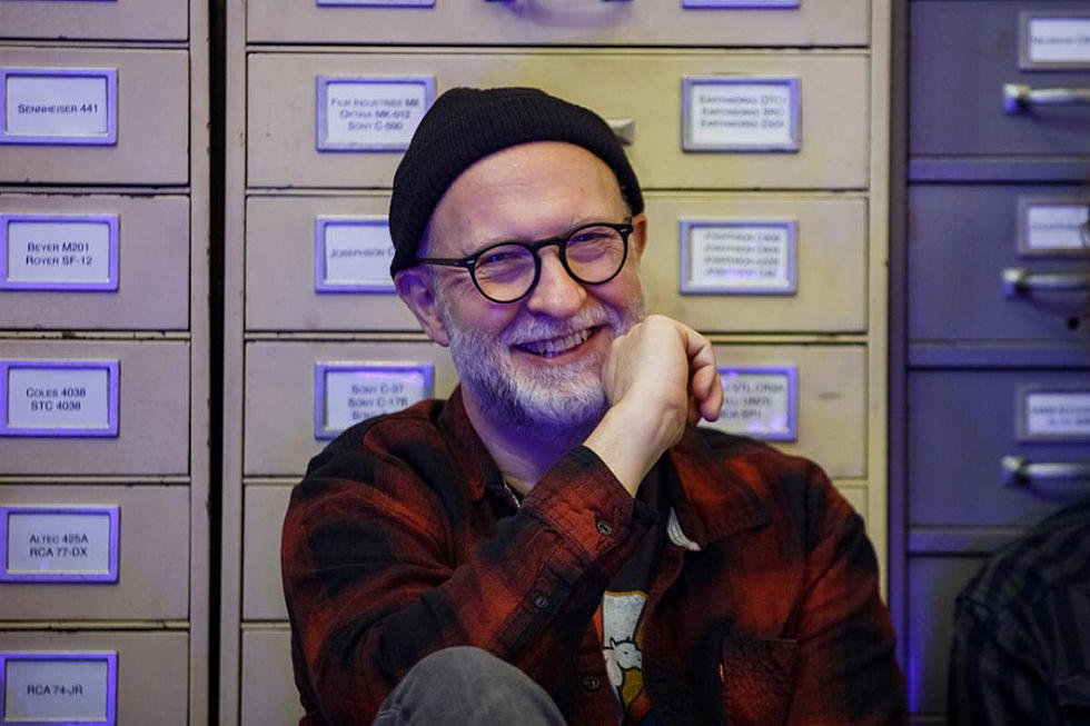 Bob Mould releases new live EP, announces solo electric tour
