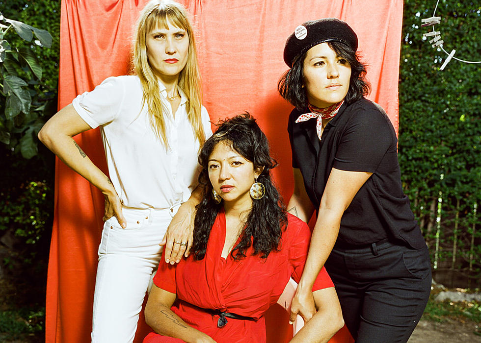 La Luz announce Adrian Younge-produced album, share &#8220;Watching Cartoons&#8221;