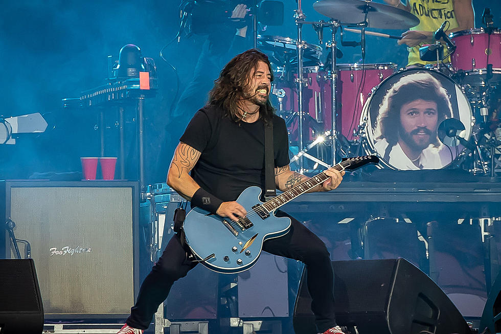 Foo Fighters announce 2022 tour (Citi Field included); Dave Grohl covered Ramones
