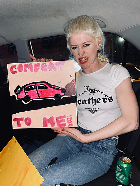 Amyl & The Sniffers discuss the inspirations behind 'Comfort to Me' ++ win  a test pressing!