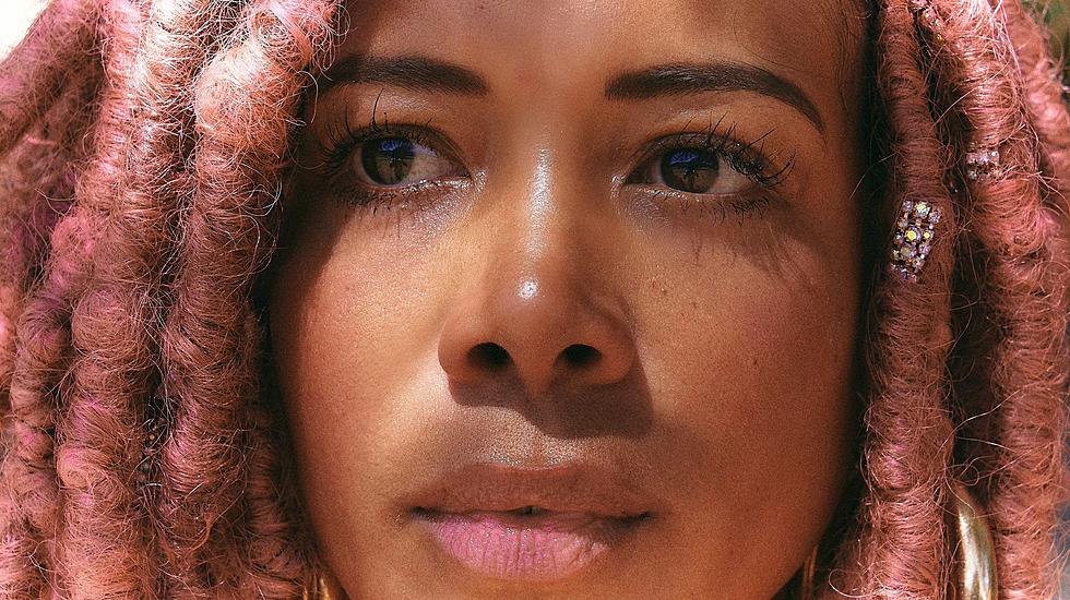 Kelis releases first new song in 7 years, &#8220;Midnight Snacks&#8221; (watch the video)
