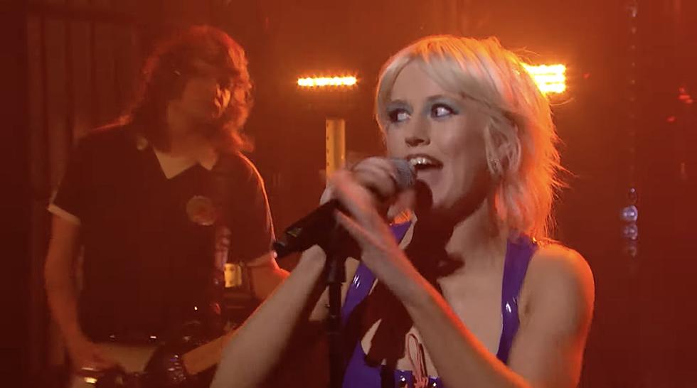 Amyl &#038; The Sniffers played &#8220;Hertz&#8221; on Seth Meyers, announce new NYC show