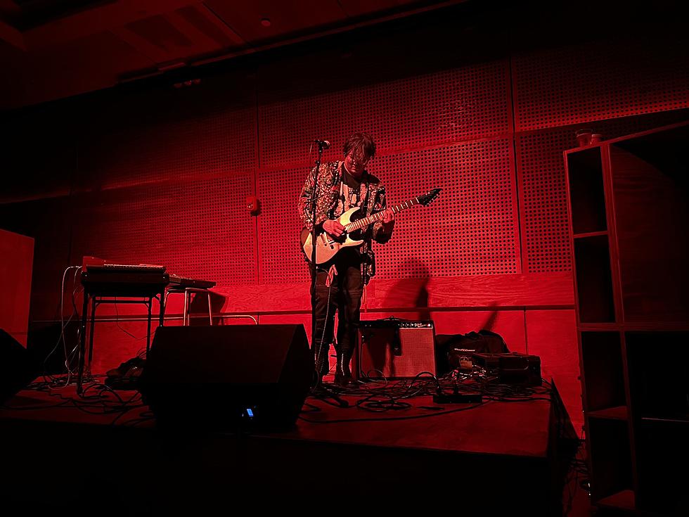 Teen Suicide&#8217;s Sam Ray played an intimate set at &#8216;Therapy Dogs&#8217; NYC premiere (review, setlist)