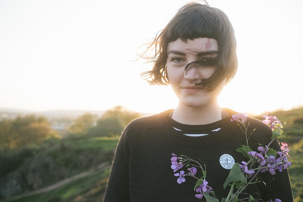 Lande Hekt shares new single &#8220;Pottery Class,&#8221; touring with The Beths