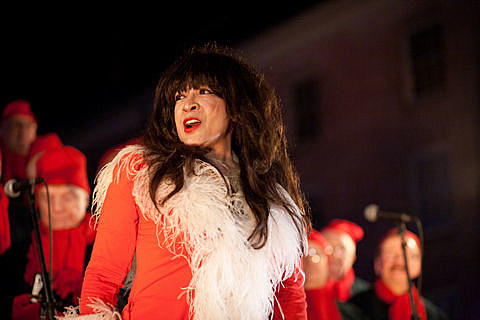  2011 South Street Seaport - Christmas Tree Lighting Ceremony with Ronnie Spector