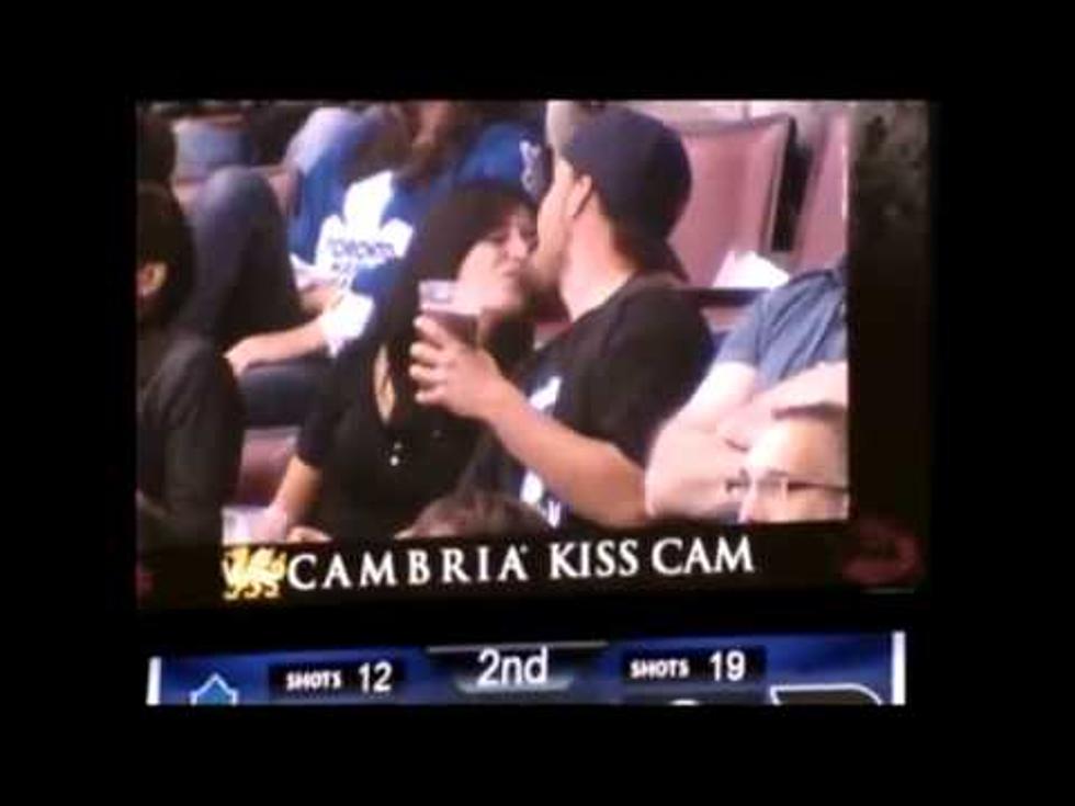 Kiss Cam Lesbian Fail [VIDEO]