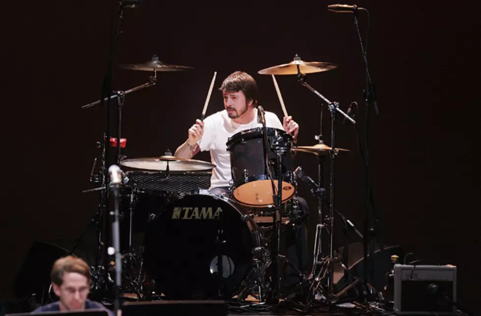 Dave Grohl&#8217;s Classic Drum Solo &#8211; Video Flashback