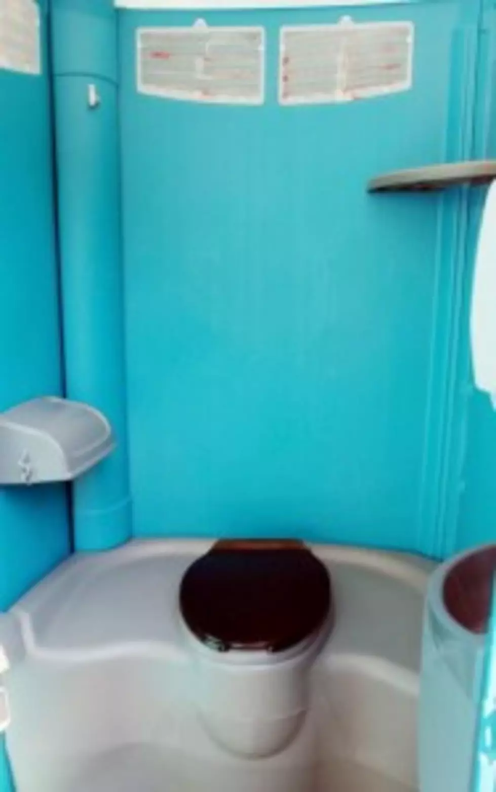 Drunk Guy Covers Himself in Crap Inside Porta Potty to Evade Cops