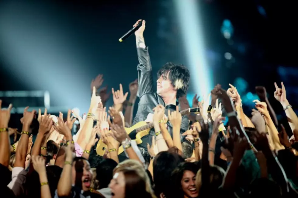 Green Day Perform New Song &#8216;Carpe Diem&#8217; [RATE THIS]