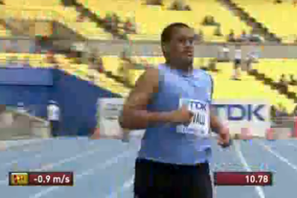 Chubby Guy Gets Smoked In 100 Meter Dash
