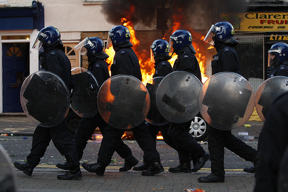 Rock Musicians React To The London Riots