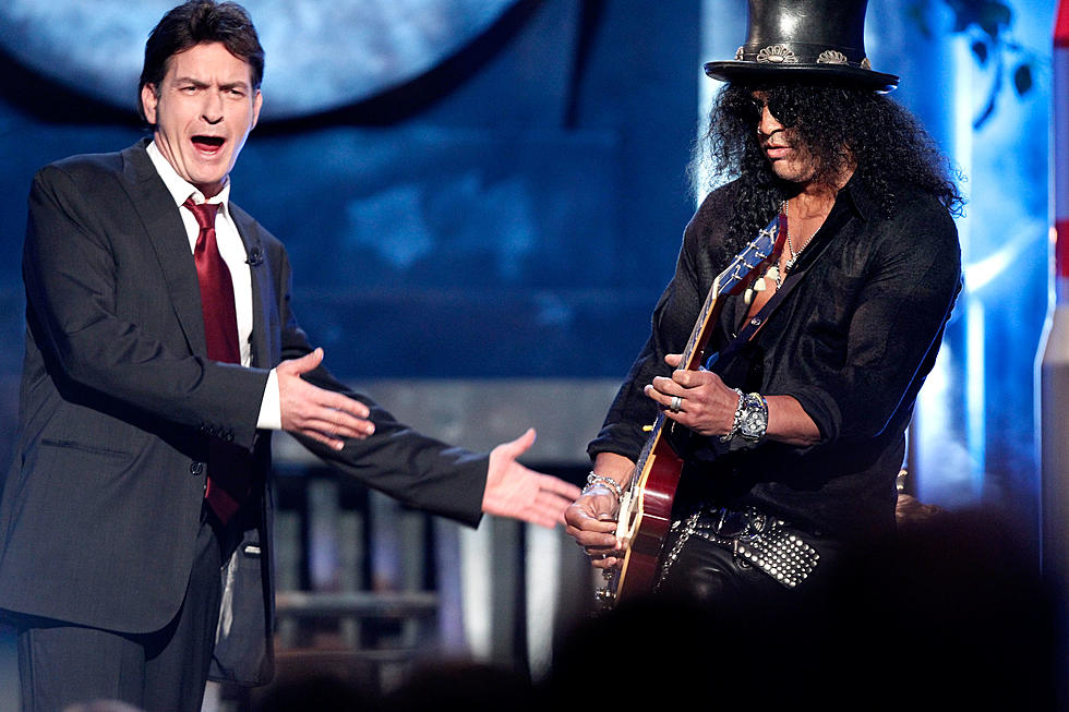 Slash Intros Charlie Sheen At Comedy Central Roast With Guitar Solo [VIDEO]