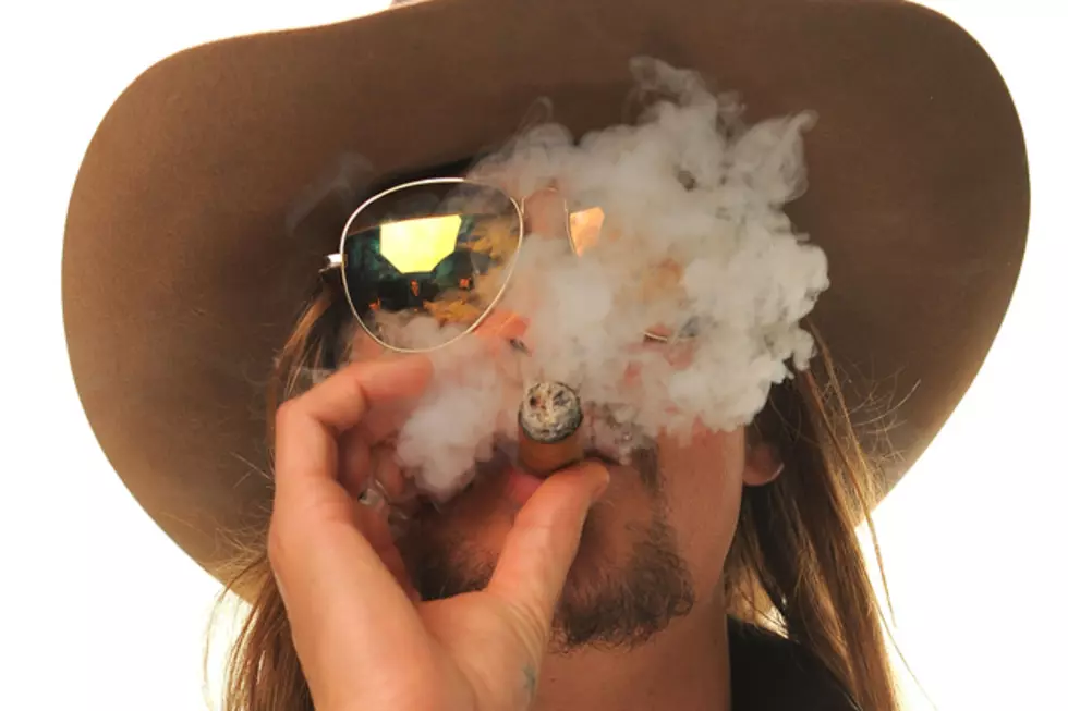 Kid Rock Apologizes And Blames Booze For Smoking Incident