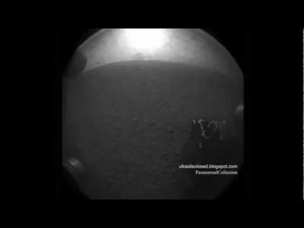 Did NASA Spot a UFO On Mars With Curiosity?  [VIDEO]