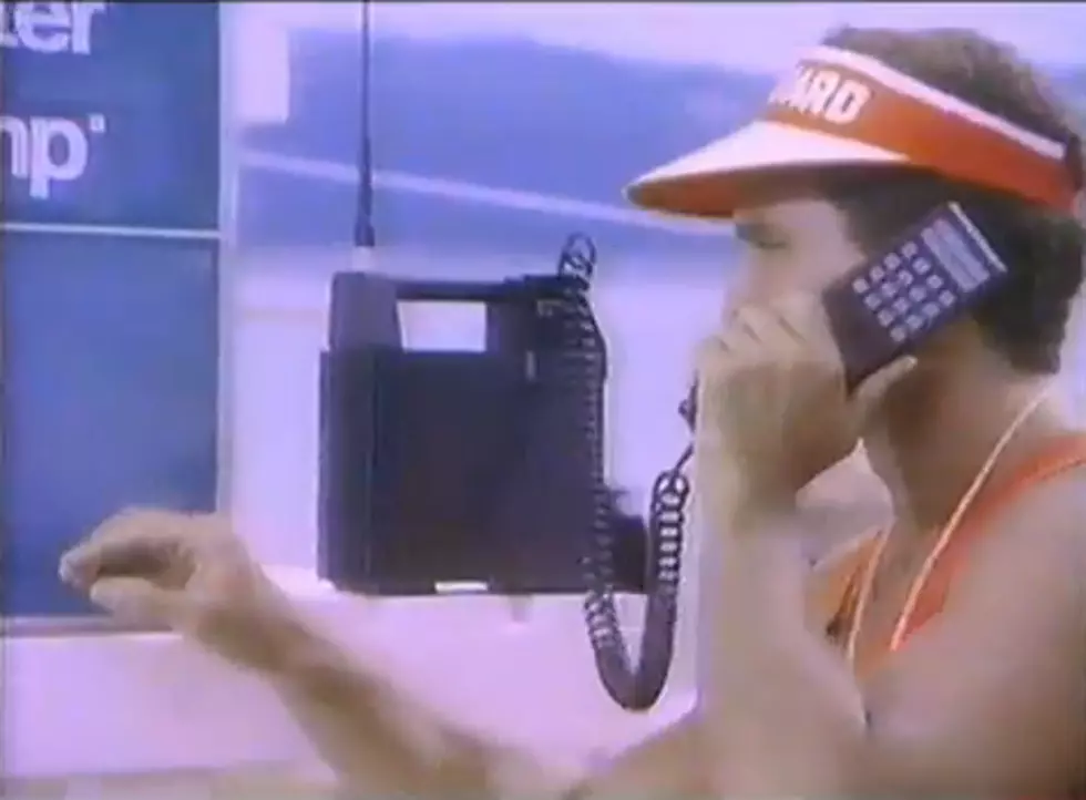 Cellphones in 1989 Were So Cool [VIDEO]