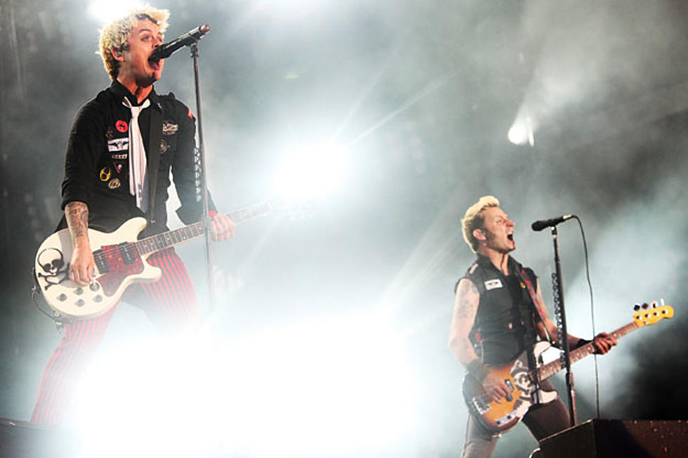 Green Day Blame Flu, Dehydration for Billie Joe Armstrong’s Hospitalization