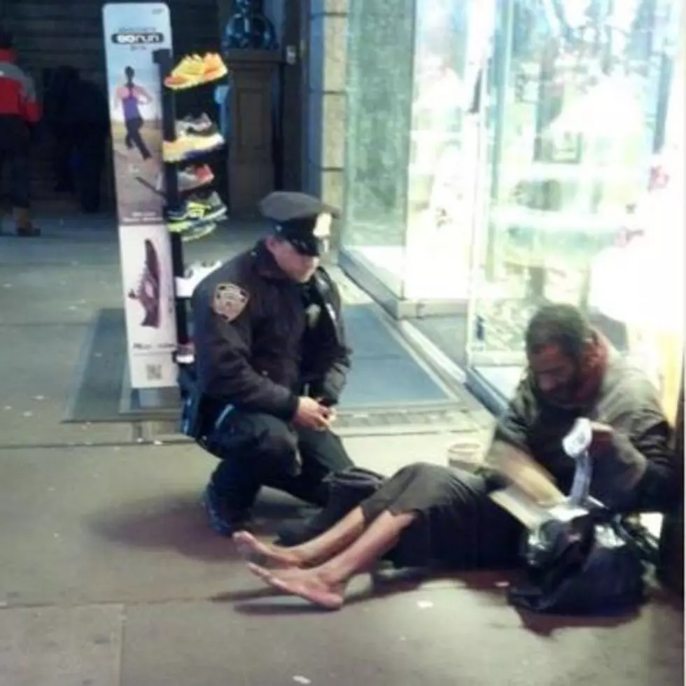 NYC Police Officer A Reluctant Hero After Buying Homeless Man Shoes &#038; Socks [VIDEO]