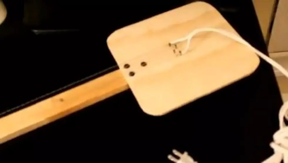 How NOT to Make An Electric Guitar, A Lesson in Electricity [VIDEO]