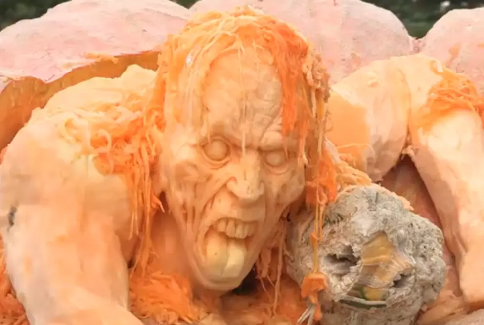 Michigan Man is Amazing When it Comes to Carving a Pumpkin [VIDEO]