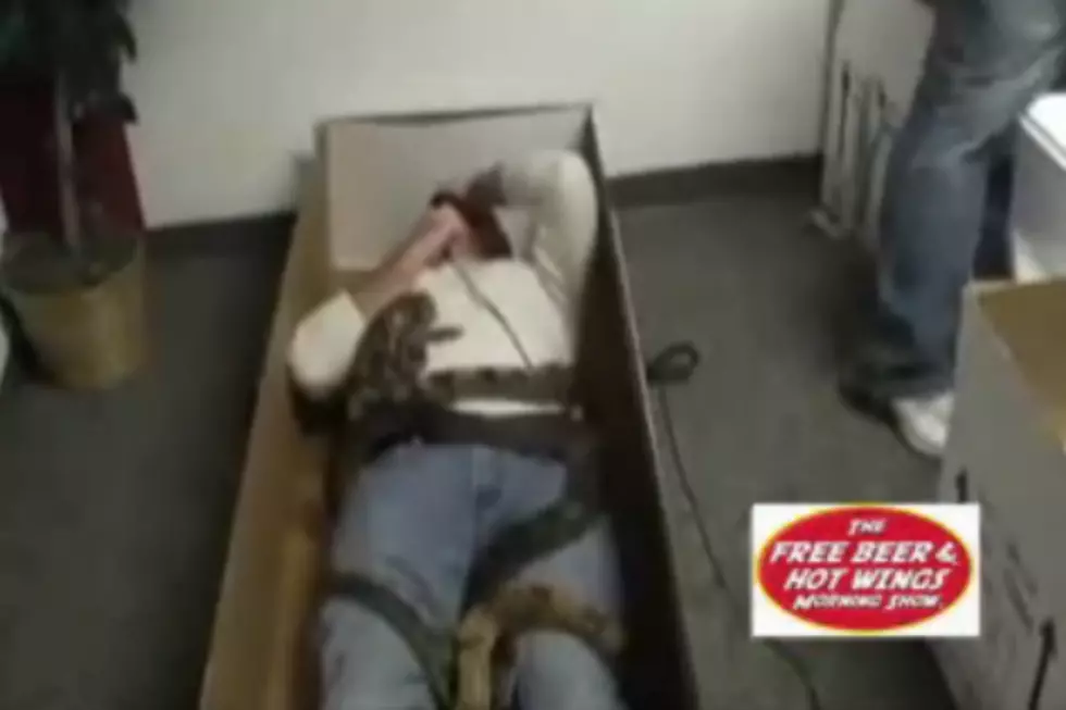 Producer Joe&#8217;s Snake Massage in a Coffin &#8212; Free Beer &#038; Hot Wings Classic [VIDEO]