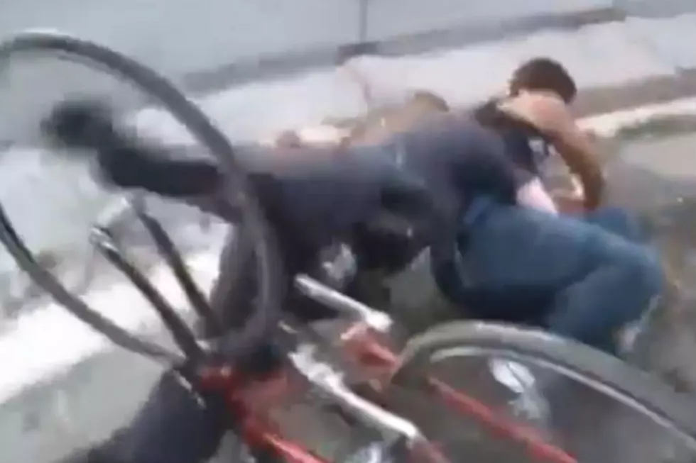 Suspect Fleeing On Bike Gets Tackled By Badass Officer [VIDEO]