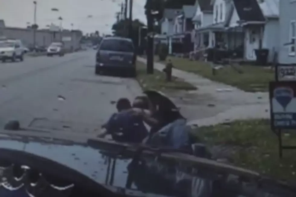 Good Samaritans Come To The Rescue Of An Officer In Ohio [VIDEO]