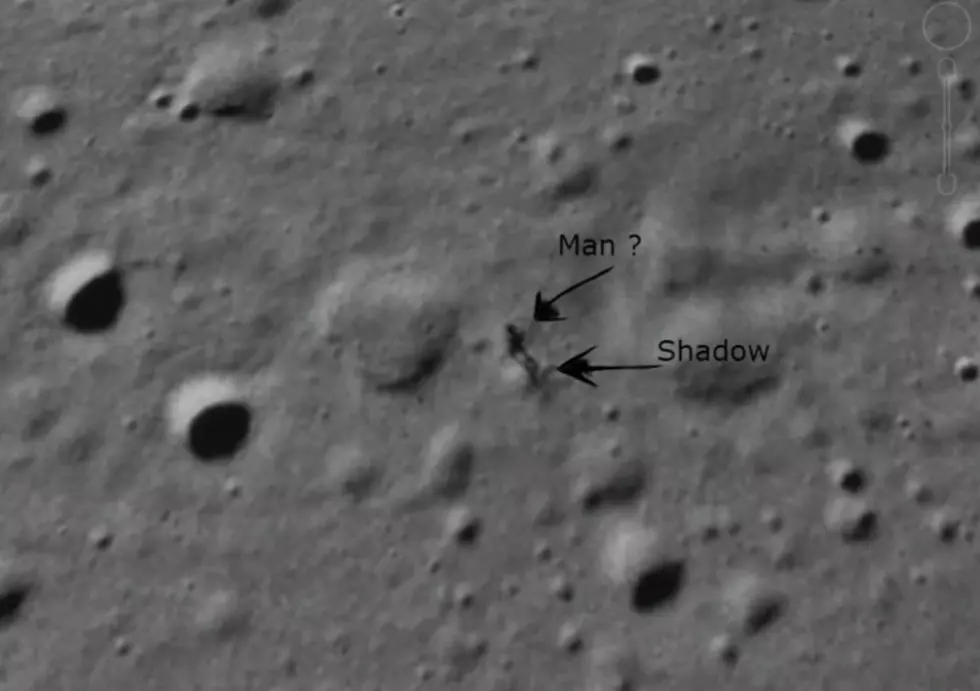 Did NASA Capture an Image of an Alien and it&#8217;s Shadow on The Moon? [VIDEO]