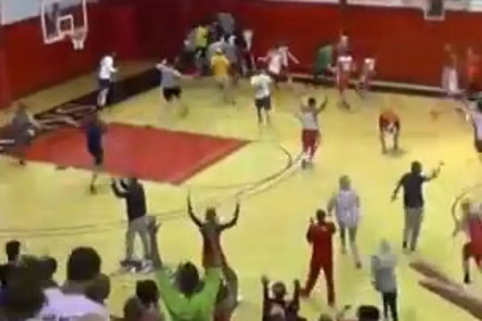 Guy Who&#8217;s Never Played Basketball Wins $10K Shooting Hoops [VIDEO]