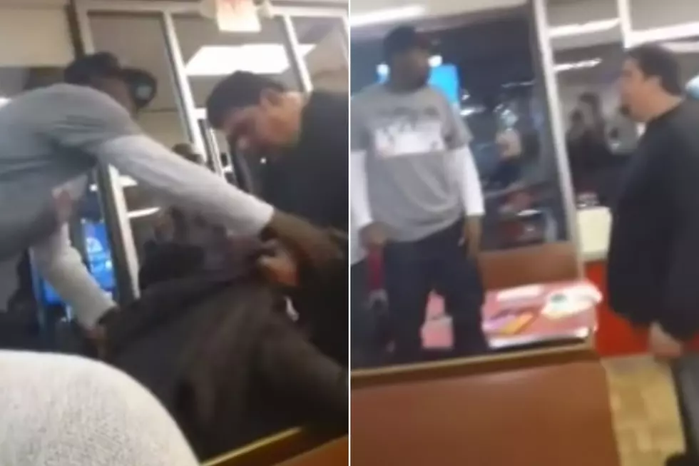 Waffle House Diner Puts Man In His Place For Abusing Female NSFW [VIDEO]