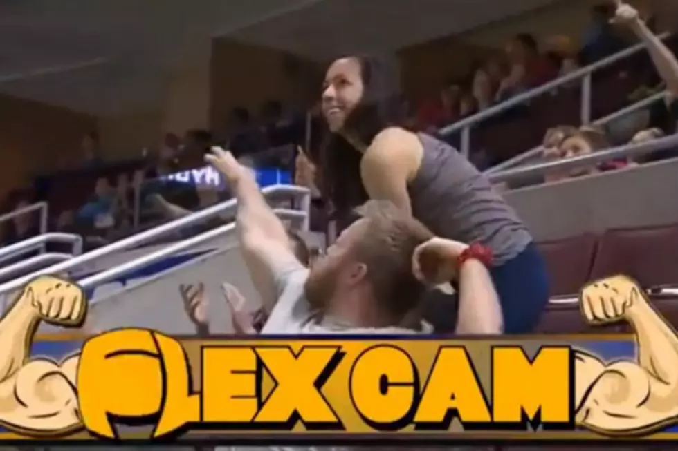 Guy Shows Off On Flex Cam, Gets Shown Up By Girl [VIDEO]
